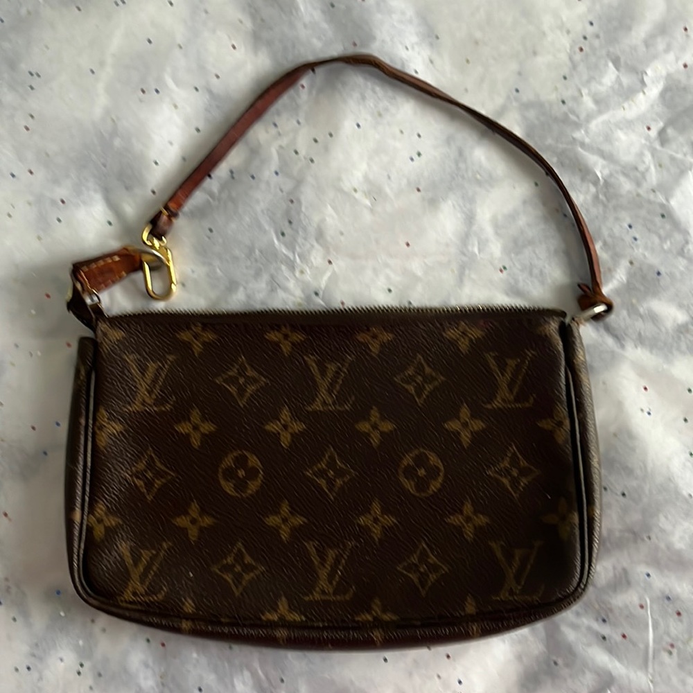 Louis Vuitton Pochette